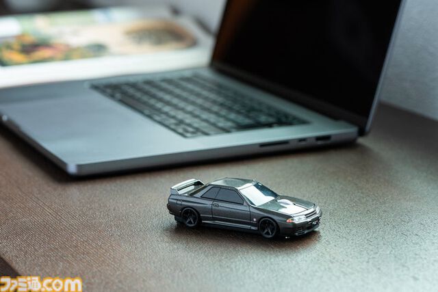 日産スカイラインGT-R（BNR32）を再現した無線マウスがリニューアルして再登場。付属するマウスパッドと専用パッケージが一新