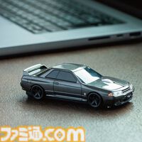 日産スカイラインGT-R（BNR32）を再現した無線マウスがリニューアルして再登場。付属するマウスパッドと専用パッケージが一新