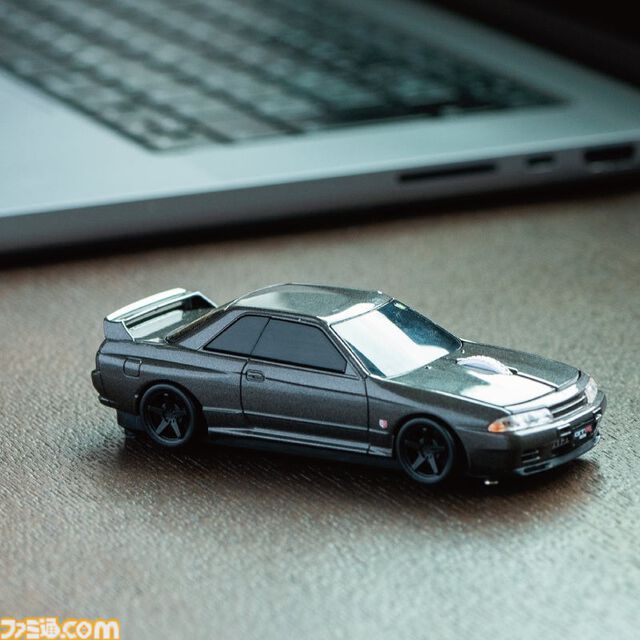 日産スカイラインGT-R（BNR32）を再現した無線マウスがリニューアルして再登場。付属するマウスパッドと専用パッケージが一新