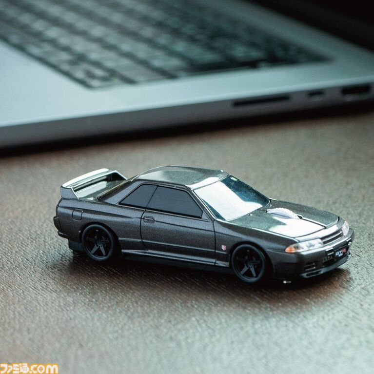 日産スカイラインGT-R(BNR32)を再現した無線マウスがリニューアルして再登場。付属するマウスパッドと専用パッケージが一新