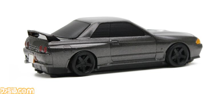 日産スカイラインGT-R(BNR32)を再現した無線マウスがリニューアルして再登場。付属するマウスパッドと専用パッケージが一新