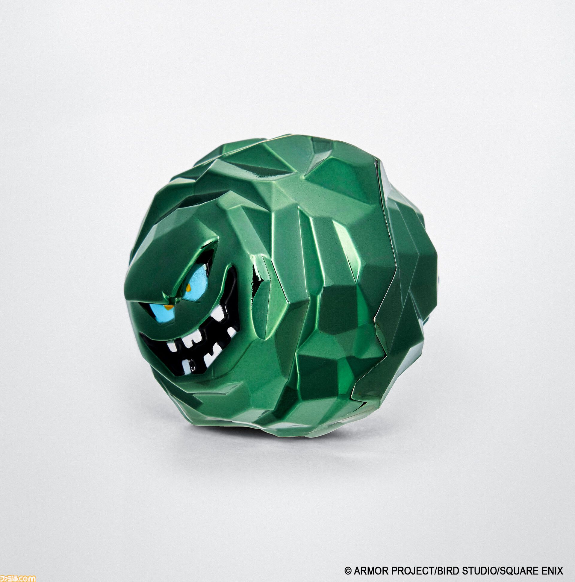 『ドラクエ』指人形のように遊べるミニパペットがかわいい。天空装備のメタルフィギュアやモンスターフィギュアなど新グッズがスクエニイーストアに新登場