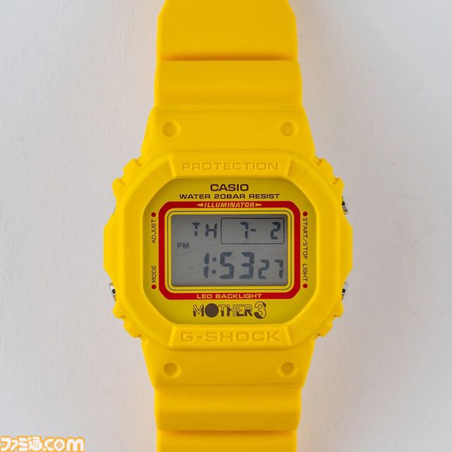 『MOTHER3』G-SHOCKのコラボ腕時計が公開。第6章のひまわり畑を彷彿させるイエローカラー。ベルト部分にはどせいさんも