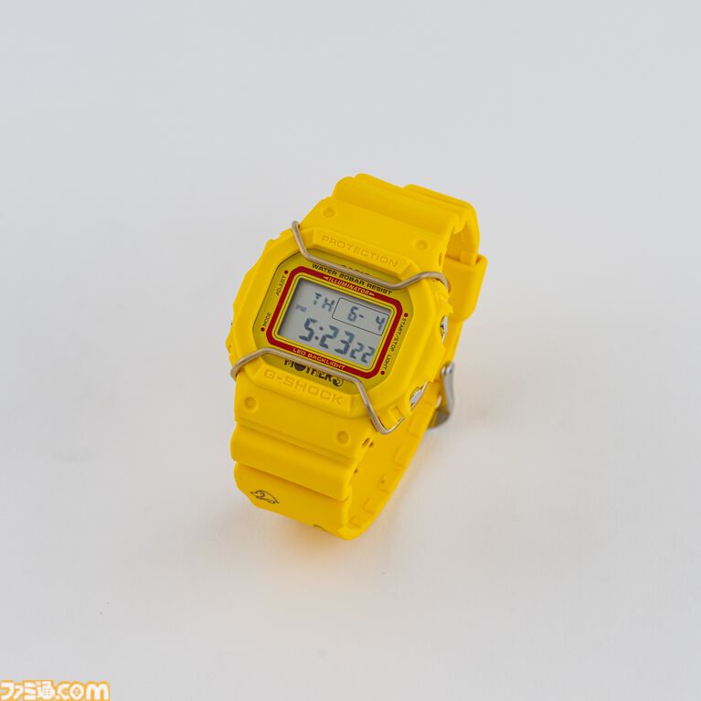 『MOTHER3』G-SHOCKのコラボ腕時計が公開。第6章のひまわり畑を彷彿させるイエローカラー。ベルト部分にはどせいさんも