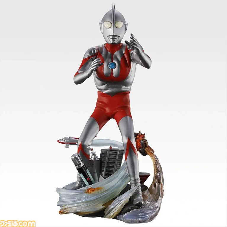 『ウルトラマン』60周年記念一番くじが本日(7/15)オンライン販売開始。“ゼットン”の精巧なフィギュアの足元ではゼットン星人、宇宙船、炎エフェクトが存在感を演出