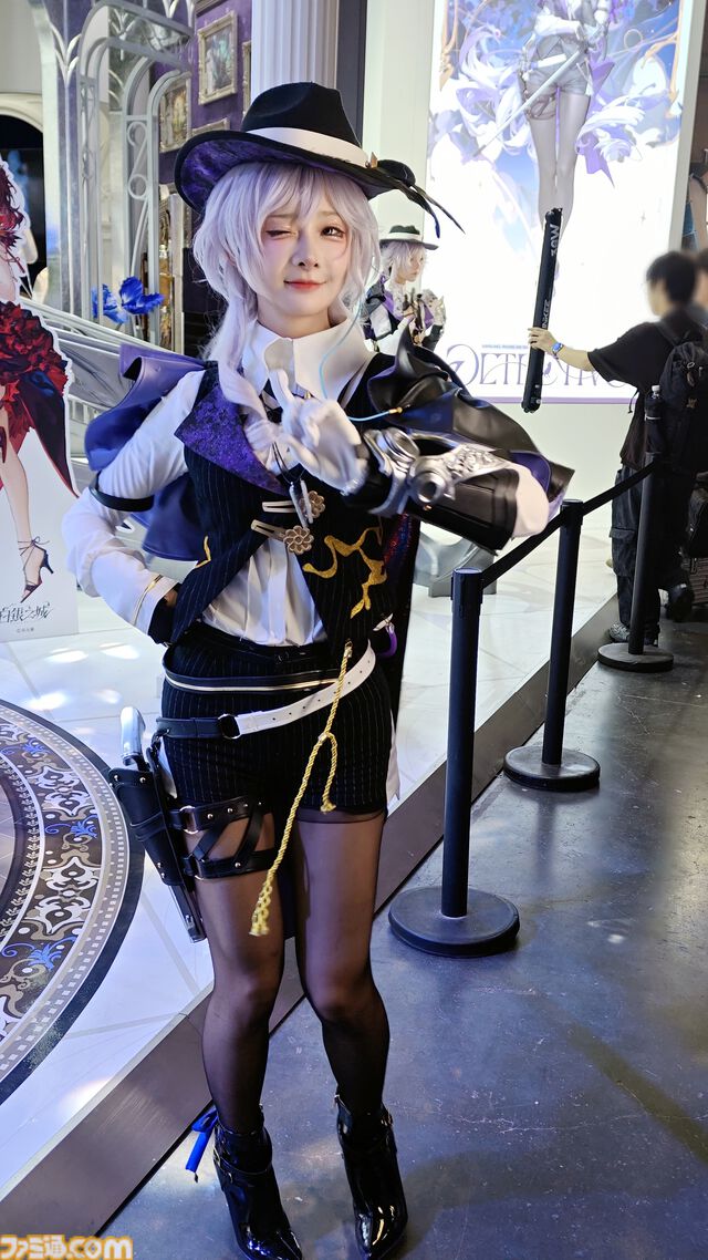 『白銀の城』ブースはまるで“お城”そのもの！ レッドローズやシンデレラの公式コスプレイヤーも美しすぎた。熱気あふれるBW2026をリポート【BilibiliWorld 2026】
