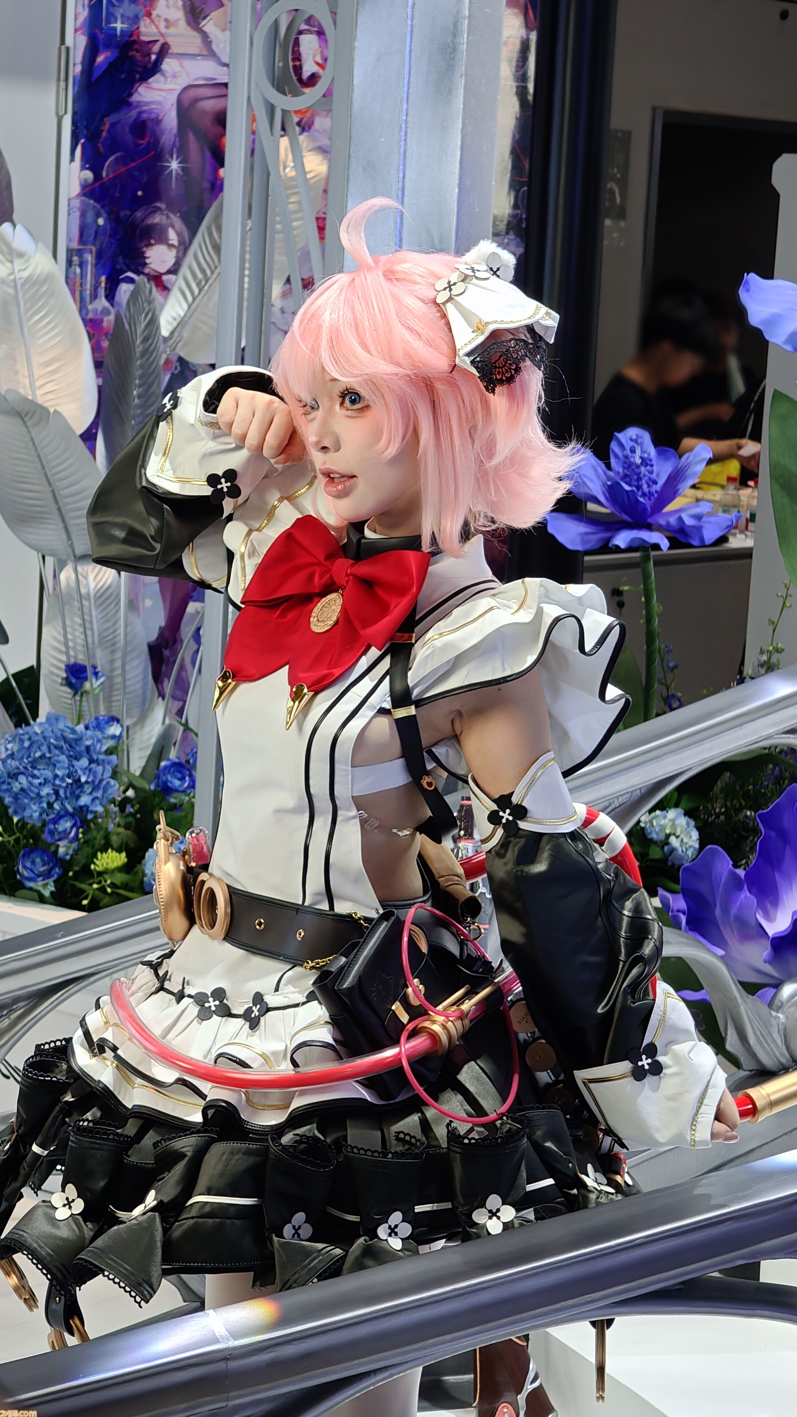 『白銀の城』ブースはまるで“お城”そのもの！ レッドローズやシンデレラの公式コスプレイヤーも美しすぎた。熱気あふれるBW2026をリポート【BilibiliWorld 2026】