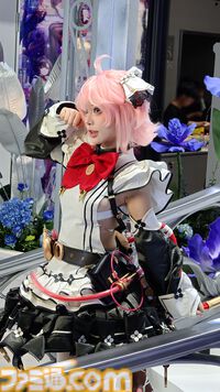 『白銀の城』ブースはまるで“お城”そのもの！ レッドローズやシンデレラの公式コスプレイヤーも美しすぎた。熱気あふれるBW2026をリポート【BilibiliWorld 2026】
