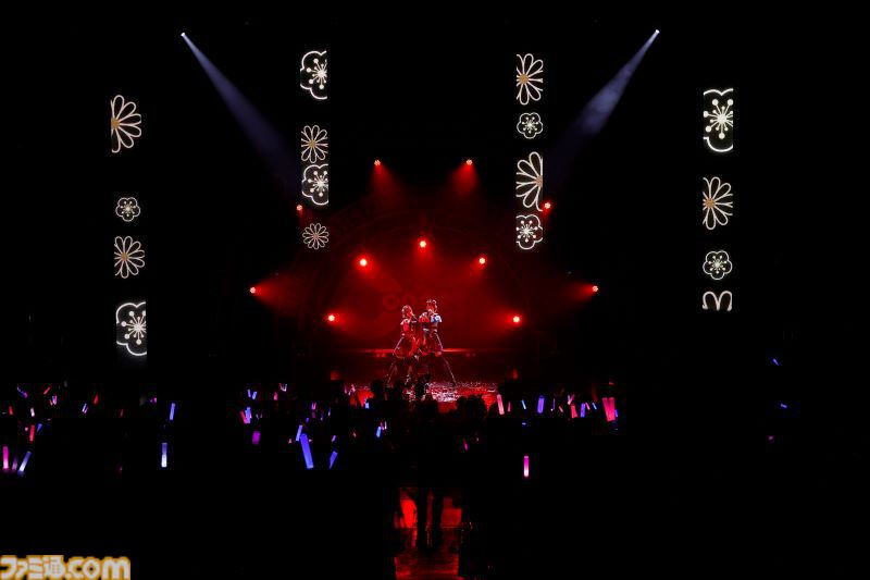 『アイマス シンデレラガールズ』ユニットライブツアー石川公演リポート。和の魅力を持つアイドルたちが優雅に舞い踊る。羽衣小町の新曲『Enishi』や小梅の新ソロ『Merry Warm Bodies』にうっとり