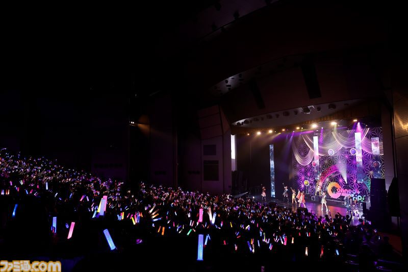 『アイマス シンデレラガールズ』ユニットライブツアー石川公演リポート。和の魅力を持つアイドルたちが優雅に舞い踊る。羽衣小町の新曲『Enishi』や小梅の新ソロ『Merry Warm Bodies』にうっとり