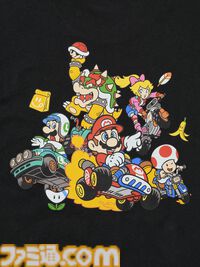 『マリオカート ワールド』のTシャツとスウェットがユニクロで8月10日に発売。ステッカーを散りばめたTシャツがかわいい