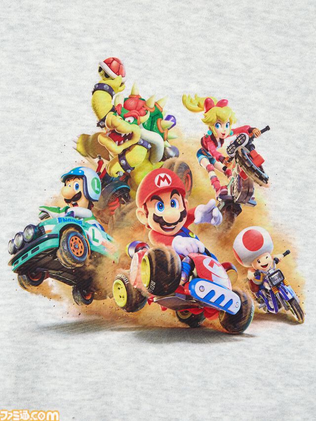『マリオカート ワールド』のTシャツとスウェットがユニクロで8月10日に発売。ステッカーを散りばめたTシャツがかわいい