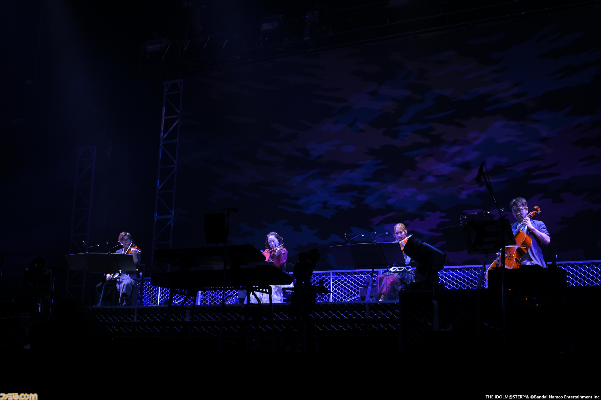 『アイマス』越境xRライブ“IWSF2026”2日目リポート。各ブランドが誇るボーカルアイドルのハイレベルな歌唱力と生バンドによるサウンドが会場を熱くする！