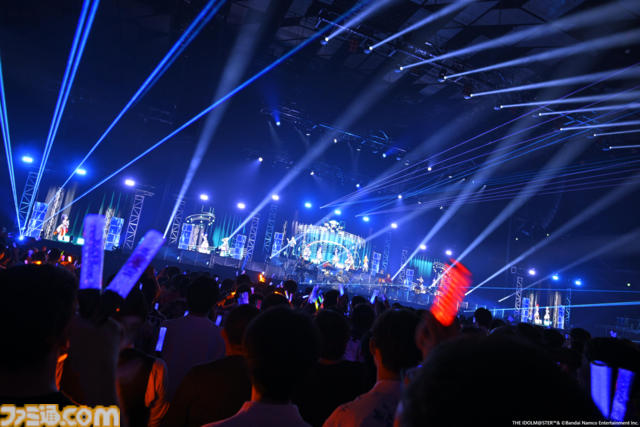 『アイマス』越境xRライブ“IWSF2026”2日目リポート。各ブランドが誇るボーカルアイドルのハイレベルな歌唱力と生バンドによるサウンドが会場を熱くする！