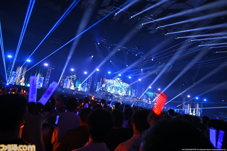 『アイマス』越境xRライブ“IWSF2026”2日目リポート。各ブランドが誇るボーカルアイドルのハイレベルな歌唱力と生バンドによるサウンドが会場を熱くする!