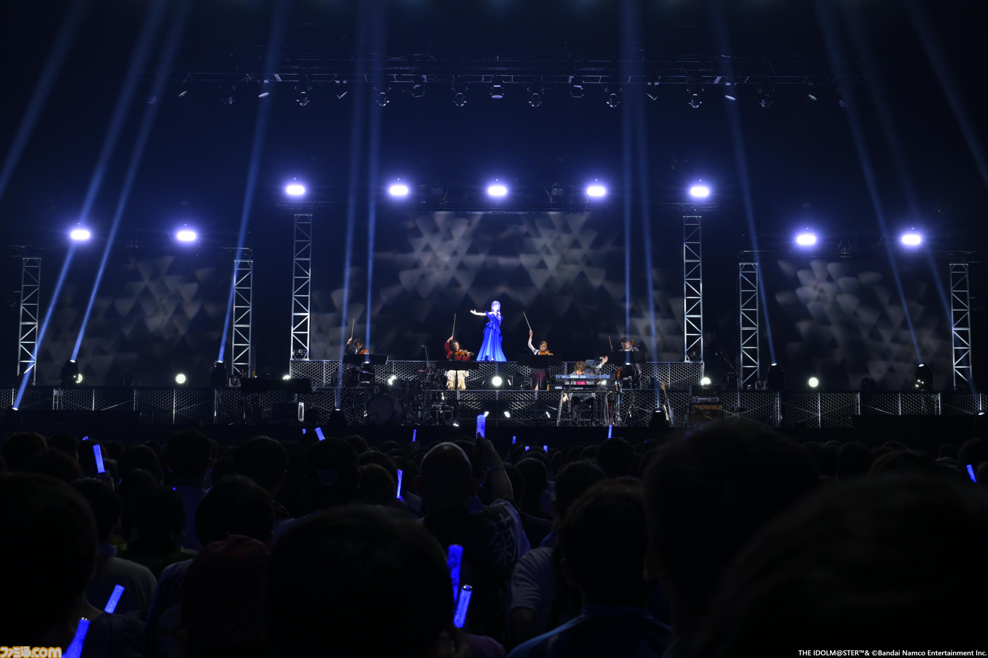 『アイマス』越境xRライブ“IWSF2026”2日目リポート。各ブランドが誇るボーカルアイドルのハイレベルな歌唱力と生バンドによるサウンドが会場を熱くする！