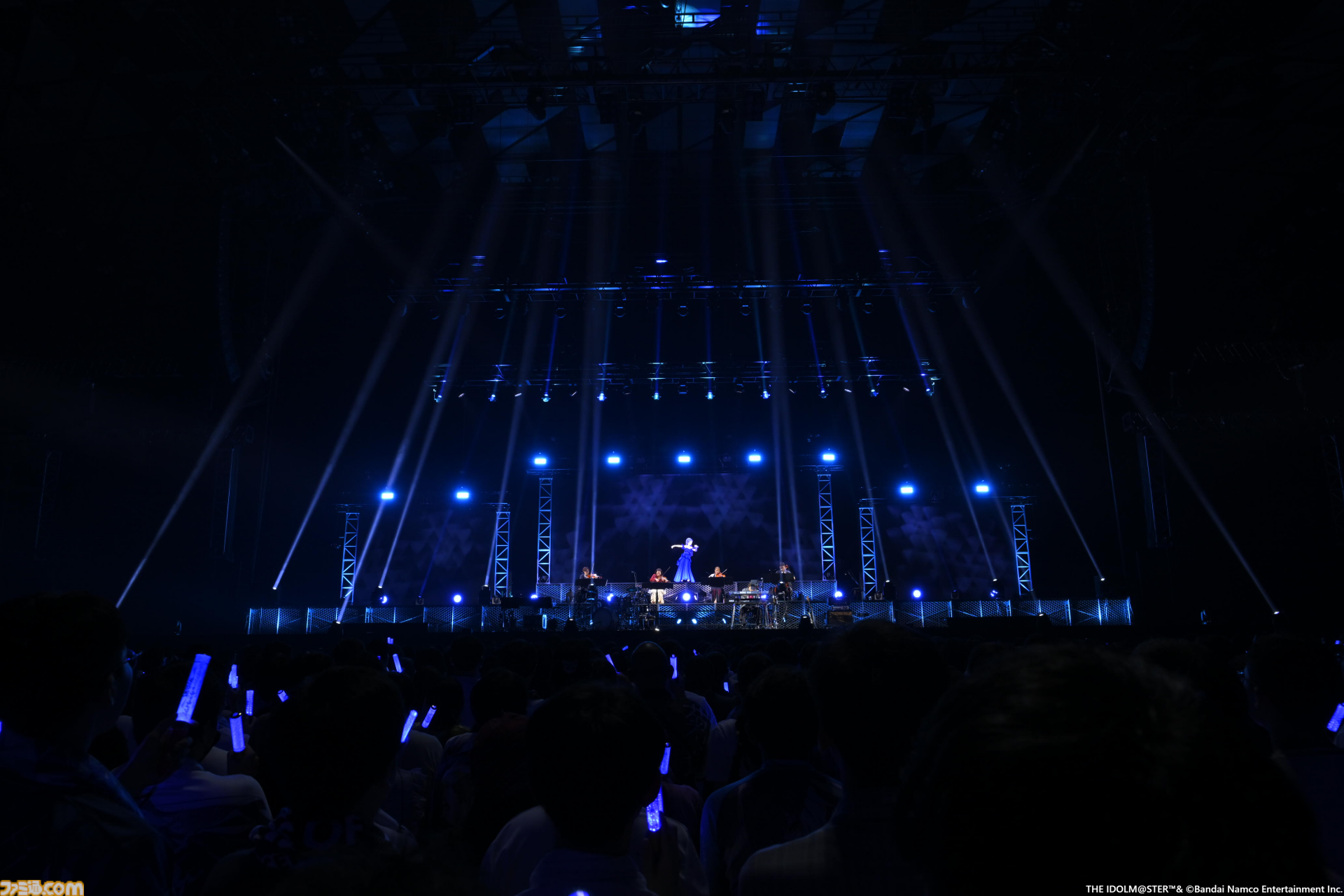 『アイマス』越境xRライブ“IWSF2026”2日目リポート。各ブランドが誇るボーカルアイドルのハイレベルな歌唱力と生バンドによるサウンドが会場を熱くする！