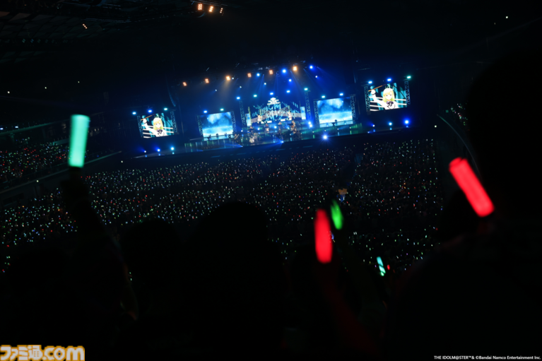 『アイマス』越境xRライブ“IWSF2026”2日目リポート。各ブランドが誇るボーカルアイドルのハイレベルな歌唱力と生バンドによるサウンドが会場を熱くする！