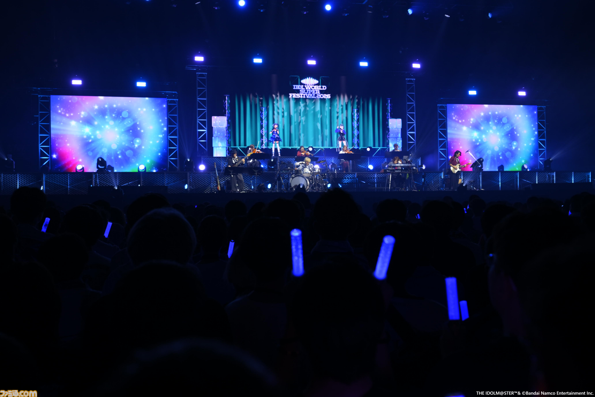 『アイマス』越境xRライブ“IWSF2026”2日目リポート。各ブランドが誇るボーカルアイドルのハイレベルな歌唱力と生バンドによるサウンドが会場を熱くする！