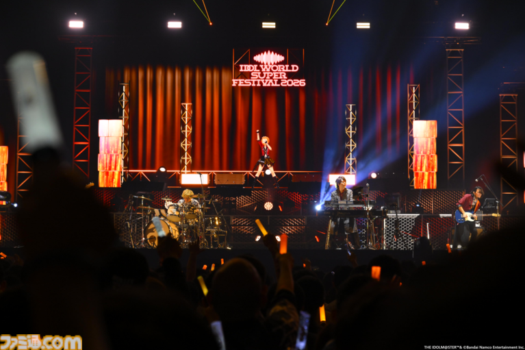 『アイマス』越境xRライブ“IWSF2026”2日目リポート。各ブランドが誇るボーカルアイドルのハイレベルな歌唱力と生バンドによるサウンドが会場を熱くする！