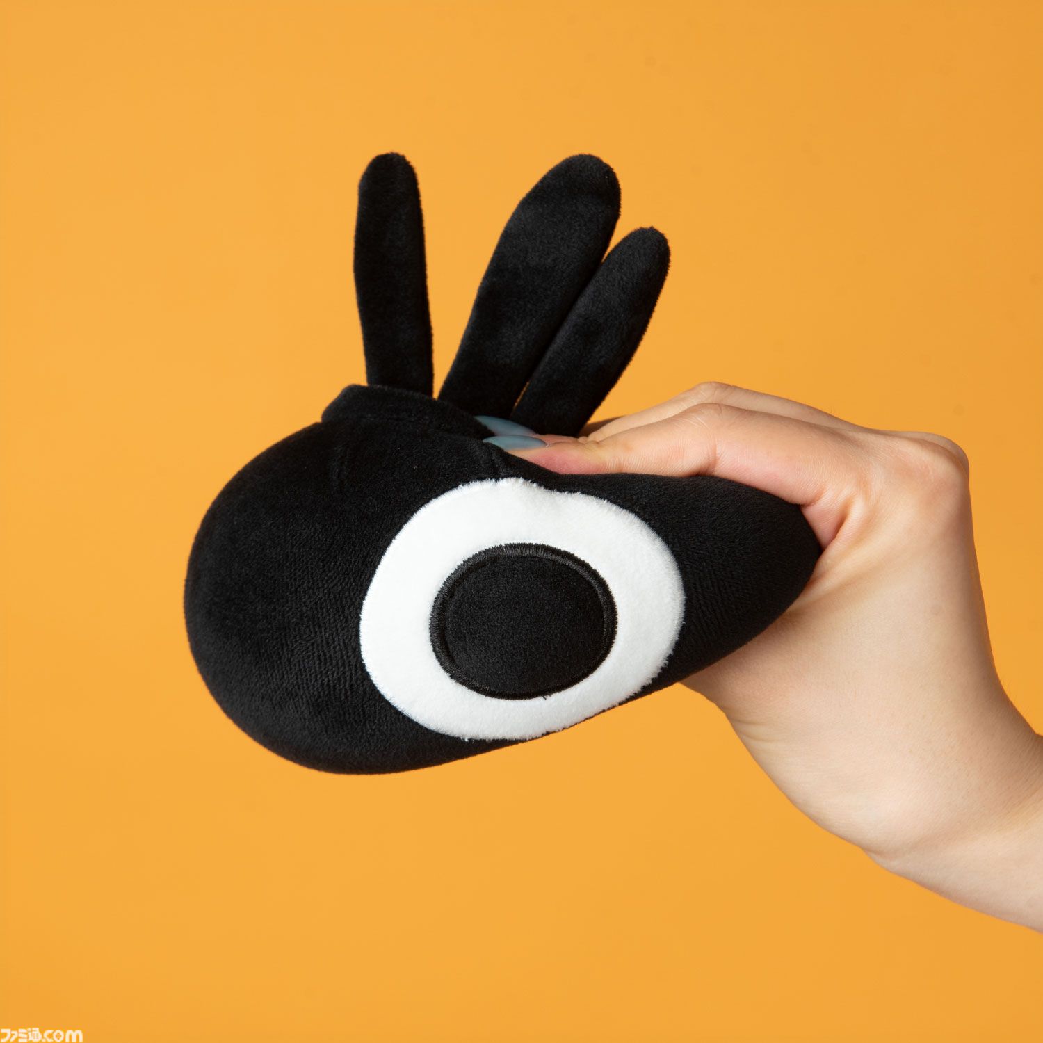 『パタポン』デスクに飾れるセリフ付きミニアクスタがかわいい。刺繍ステッカーなど新グッズが本日（7/28）より予約開始