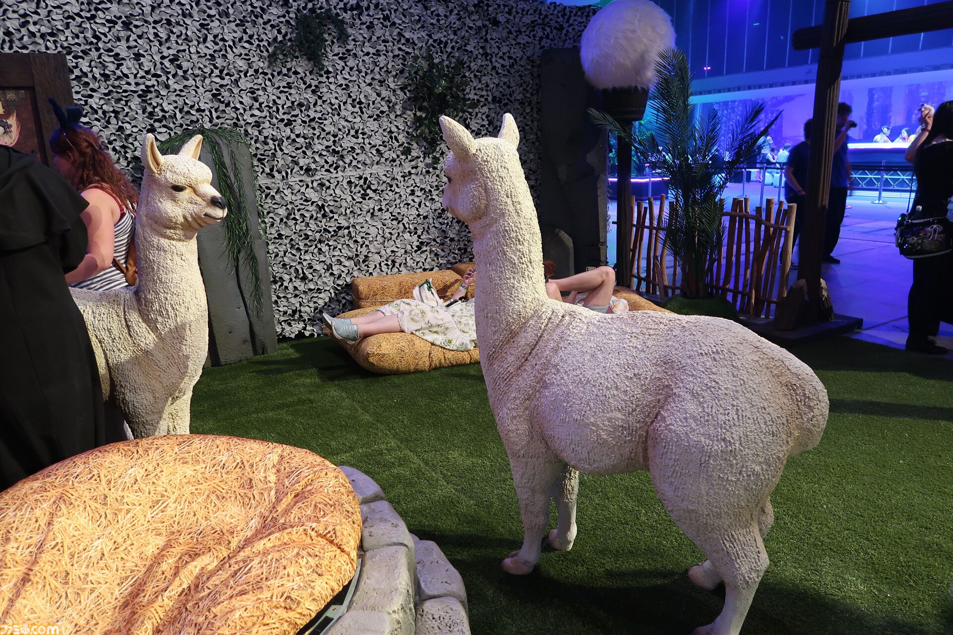 【FF14】欧州ファンフェス2026会場は巨大ぬり絵や黄金郷の扉など見どころ満載！ そしてTHE PRIMALSのライブ＆エンディングで大団円へ【DAY2リポート】