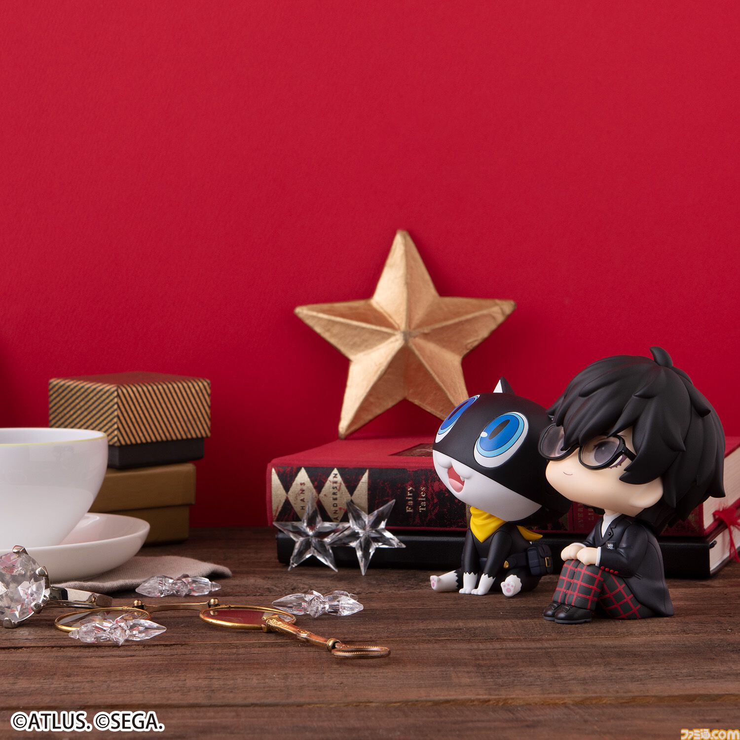 『ペルソナ5 ザ・ロイヤル』主人公とモルガナのフィギュアが登場。こちらを見上げるポージングがかわいい“るかっぷ”シリーズ