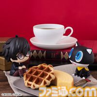 『ペルソナ5 ザ・ロイヤル』主人公とモルガナのフィギュアが登場。こちらを見上げるポージングがかわいい“るかっぷ”シリーズ
