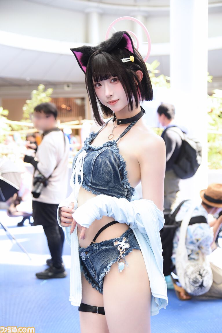【コスサミ】『スト6』新キャラ・ヤスミンや不知火舞、双子姉妹の『NIKKE』マスト＆アンカーまで。水着＆バニー衣装のレイヤーがずらり【世界コスプレサミット2026】