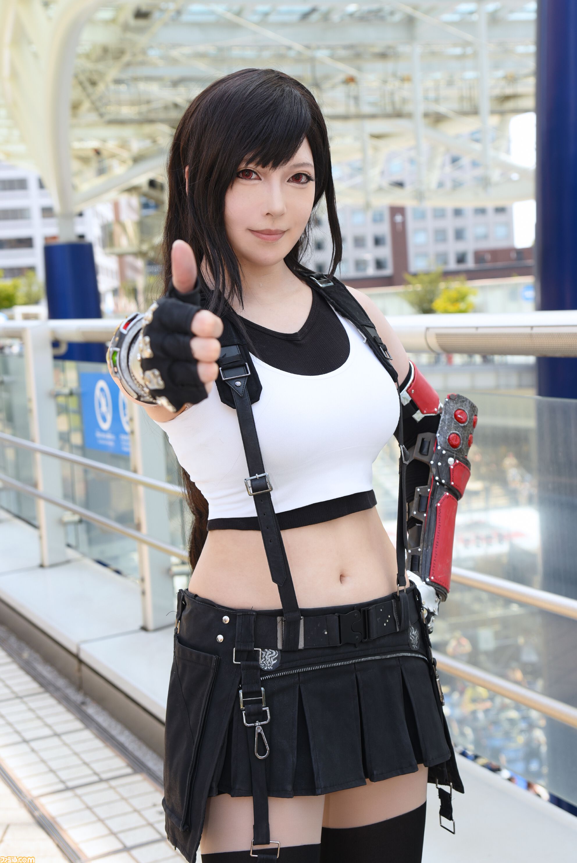 【コスサミ】『スト6』新キャラ・ヤスミンや不知火舞、双子姉妹の『NIKKE』マスト＆アンカーまで。水着＆バニー衣装のレイヤーがずらり【世界コスプレサミット2026】
