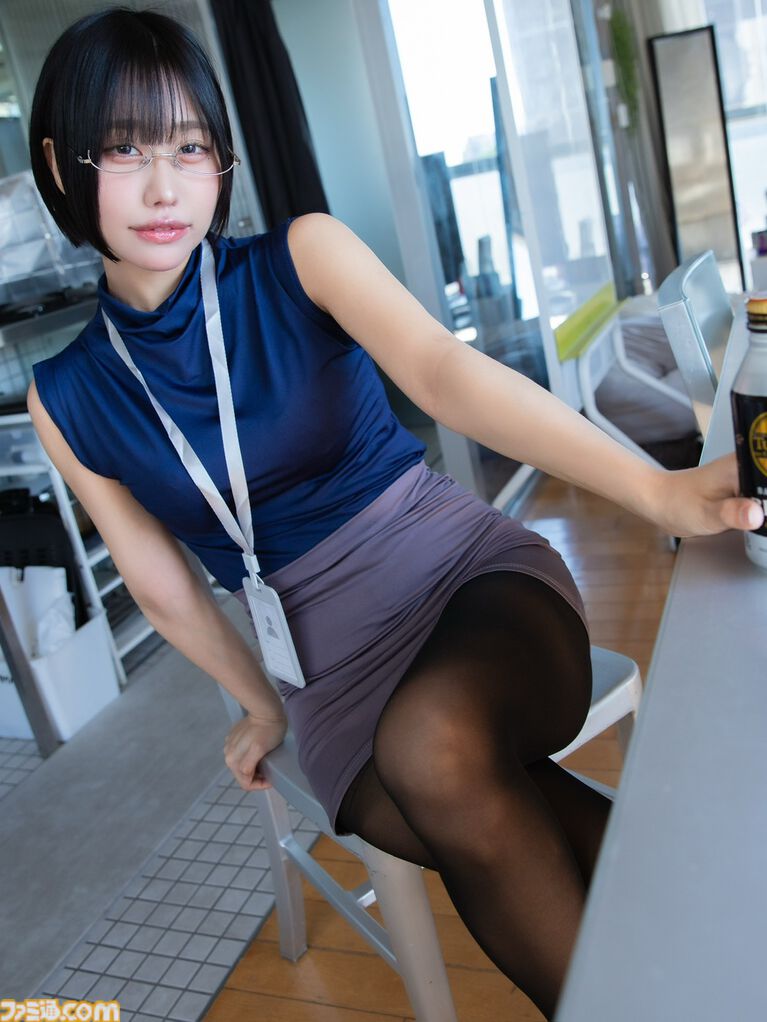 【コミケ108】『ゾンビのあふれた世界で俺だけが襲われない』有名な「抱かせろ」クリアカードが配布される。フロンティアワークスの企業ブースにて