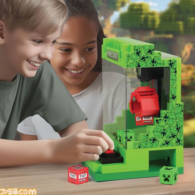 『マイクラ』帯電クリーパーとゴールドスティーブのスクイーズが発売。ブロックを削る発掘キットやエンダーマンのセンサーライトなど全7アイテムが予約受付中