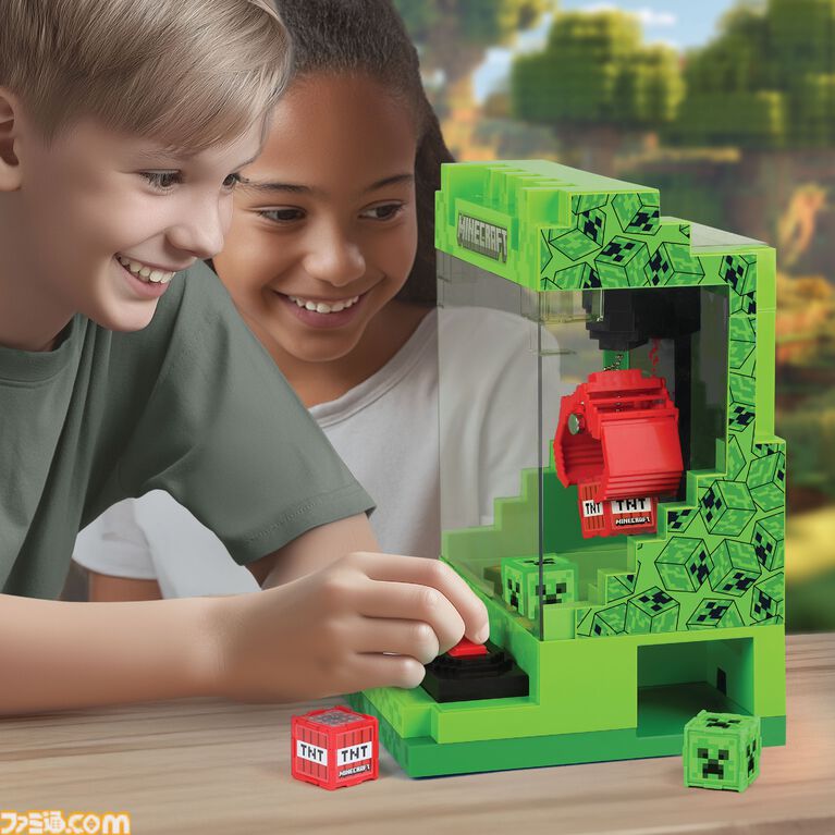 『マイクラ』帯電クリーパーとゴールドスティーブのスクイーズが発売。ブロックを削る発掘キットやエンダーマンのセンサーライトなど全7アイテムが予約受付中