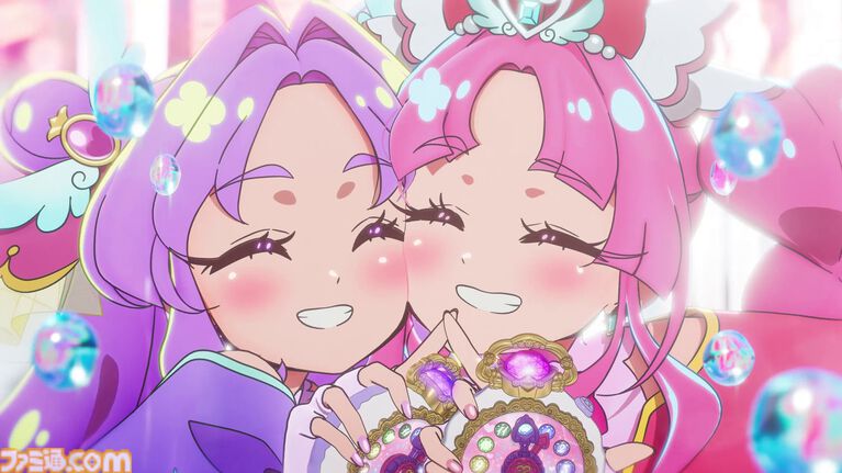 『名探偵プリキュア!』キュアアルカナの新たな姿が解禁。黒基調から白基調へフォームチェンジし、変身前のペンダントにも変化。キュアアンサーら4人の新フォームも公開
