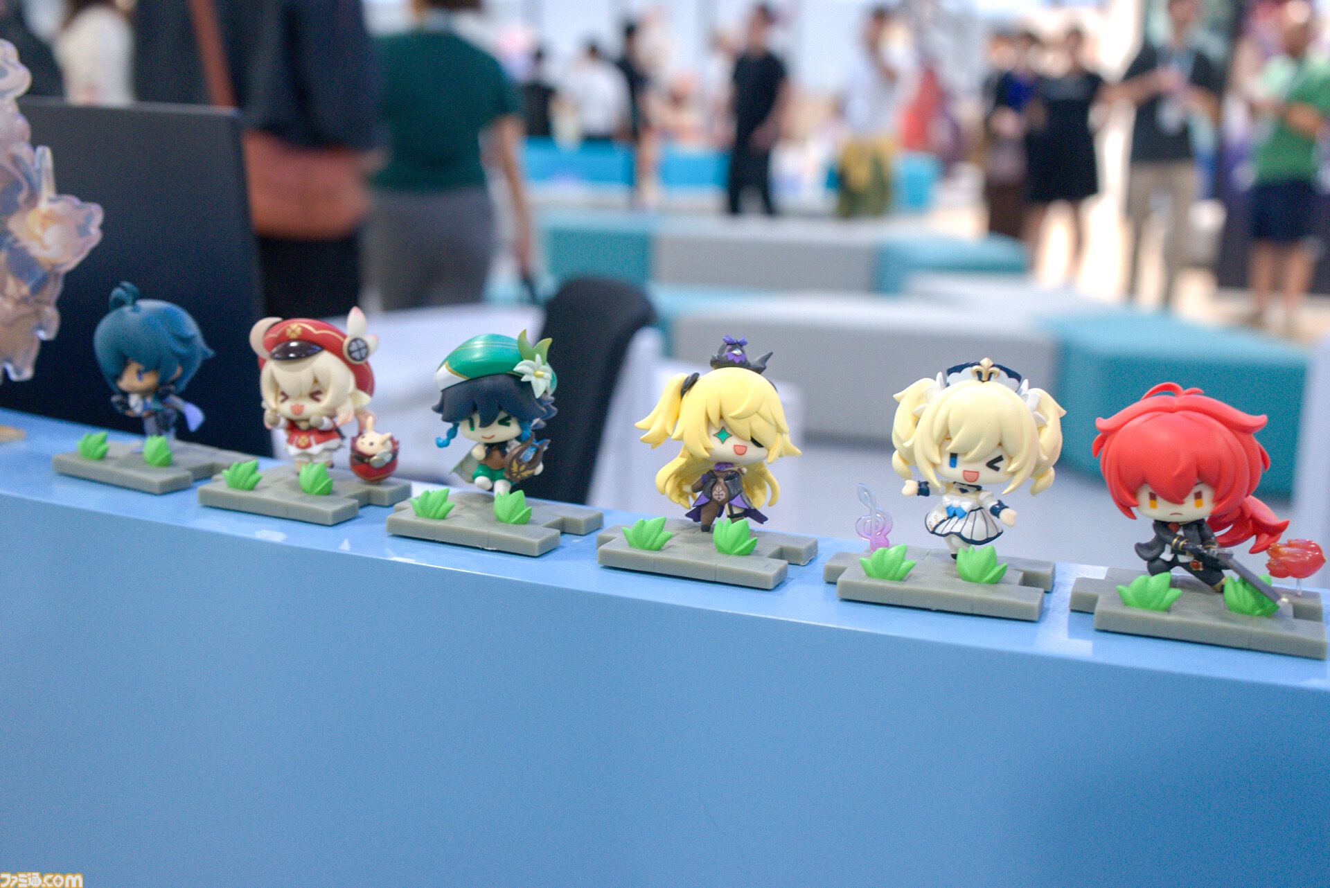 【HoYoverse】本拠地シンガポールオフィスツアー。LEGOブロックで作られた『原神』パイモンや、『スターレイル』『崩壊3rd』等身大キャラクターパネル、完全新作『ゼンゼロ』がお出迎え