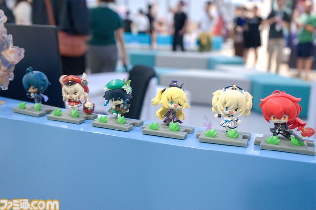 【HoYoverse】本拠地シンガポールオフィスツアー。LEGOブロックで作られた『原神』パイモンや、『スターレイル』『崩壊3rd』等身大キャラクターパネル、完全新作『ゼンゼロ』がお出迎え