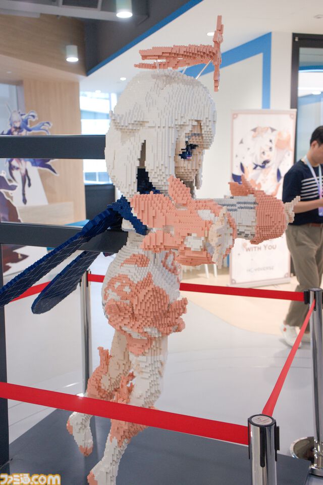 【HoYoverse】本拠地シンガポールオフィスツアー。LEGOブロックで作られた『原神』パイモンや、『スターレイル』『崩壊3rd』等身大キャラクターパネル、完全新作『ゼンゼロ』がお出迎え