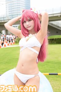 【コミケ108】『NIKKE』水着シンデレラ、『アズレン』RQニュージャージー、『スト6』不知火舞に『モンハン』モンちゃんまで……豪雨にも負けず、個性派コスプレイヤーが大集結