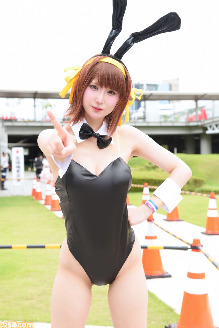 【コミケ108】『NIKKE』水着シンデレラ、『アズレン』RQニュージャージー、『スト6』不知火舞に『モンハン』モンちゃんまで……豪雨にも負けず、個性派コスプレイヤーが大集結