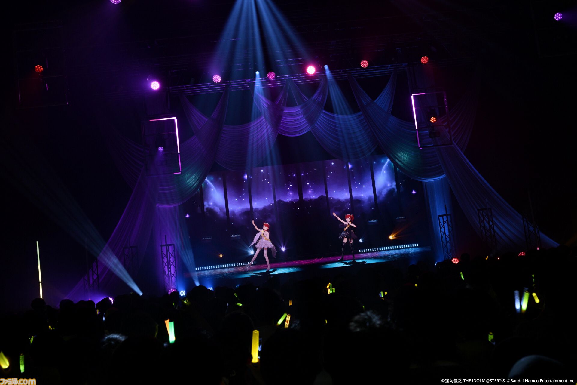 『アイマス』双海亜美・真美 twin live“ふたごぼしのつばさ”東京公演リポート。全曲ふたりでのステージで、新曲『北極星をズラしちゃえ！』でも一体感のあるパフォーマンスを披露。