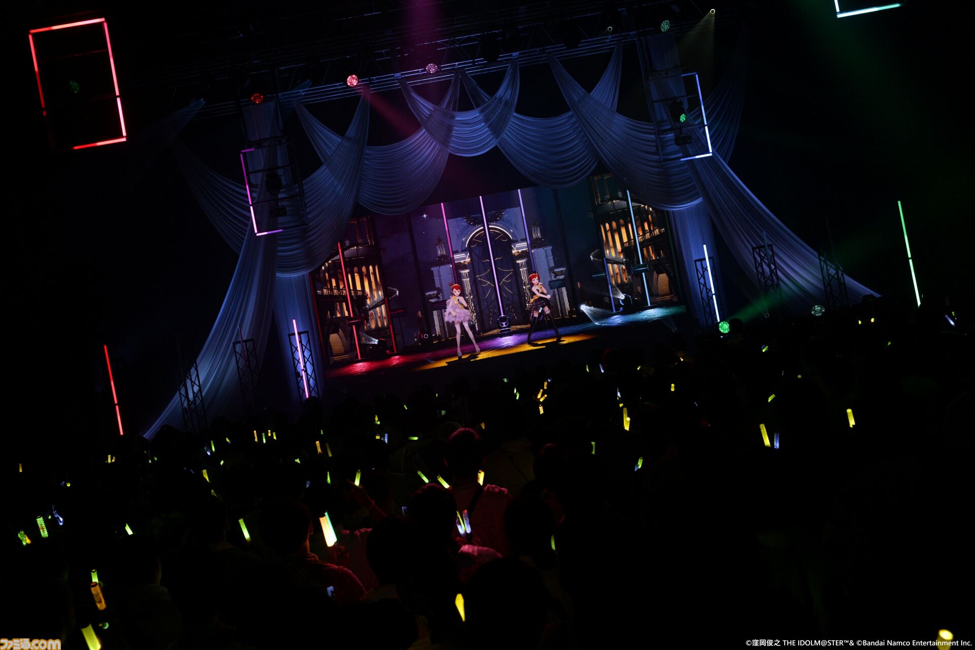 『アイマス』双海亜美・真美 twin live“ふたごぼしのつばさ”東京公演リポート。全曲ふたりでのステージで、新曲『北極星をズラしちゃえ！』でも一体感のあるパフォーマンスを披露。