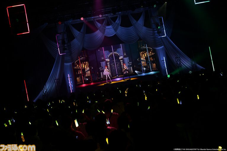 『アイマス』双海亜美・真美 twin live“ふたごぼしのつばさ”東京公演リポート。全曲ふたりでのステージで、新曲『北極星をズラしちゃえ！』でも一体感のあるパフォーマンスを披露。
