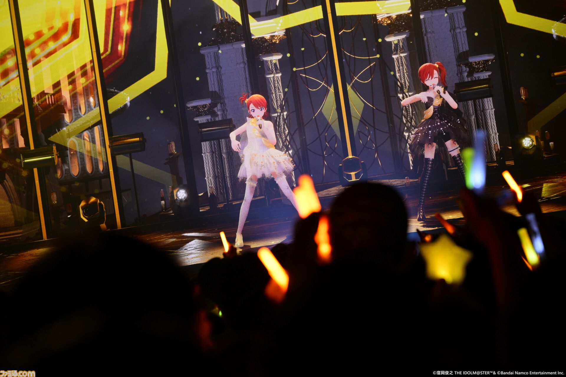 『アイマス』双海亜美・真美 twin live“ふたごぼしのつばさ”東京公演リポート。全曲ふたりでのステージで、新曲『北極星をズラしちゃえ！』でも一体感のあるパフォーマンスを披露。