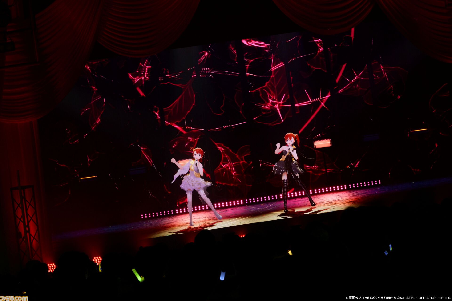 『アイマス』双海亜美・真美 twin live“ふたごぼしのつばさ”東京公演リポート。全曲ふたりでのステージで、新曲『北極星をズラしちゃえ！』でも一体感のあるパフォーマンスを披露。