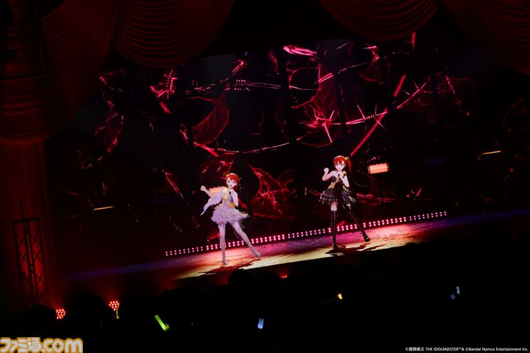 『アイマス』双海亜美・真美 twin live“ふたごぼしのつばさ”東京公演リポート。全曲ふたりでのステージで、新曲『北極星をズラしちゃえ！』でも一体感のあるパフォーマンスを披露。