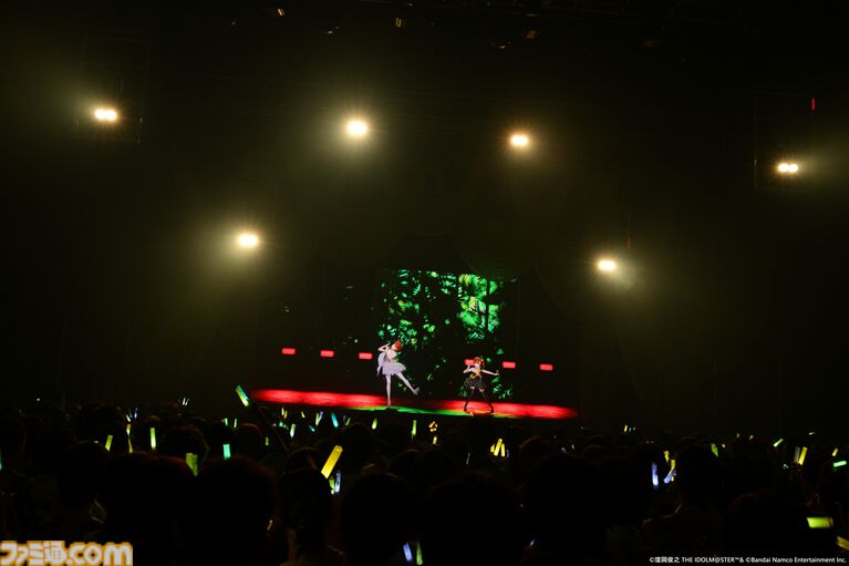 『アイマス』双海亜美・真美 twin live“ふたごぼしのつばさ”東京公演リポート。全曲ふたりでのステージで、新曲『北極星をズラしちゃえ！』でも一体感のあるパフォーマンスを披露。
