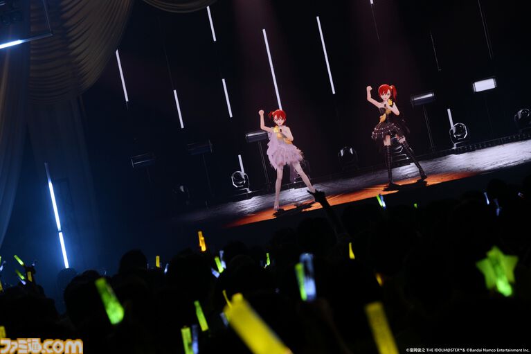 『アイマス』双海亜美・真美 twin live“ふたごぼしのつばさ”東京公演リポート。全曲ふたりでのステージで、新曲『北極星をズラしちゃえ！』でも一体感のあるパフォーマンスを披露。