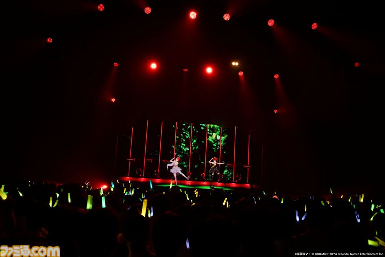 『アイマス』双海亜美・真美 twin live“ふたごぼしのつばさ”東京公演リポート。全曲ふたりでのステージで、新曲『北極星をズラしちゃえ！』でも一体感のあるパフォーマンスを披露。