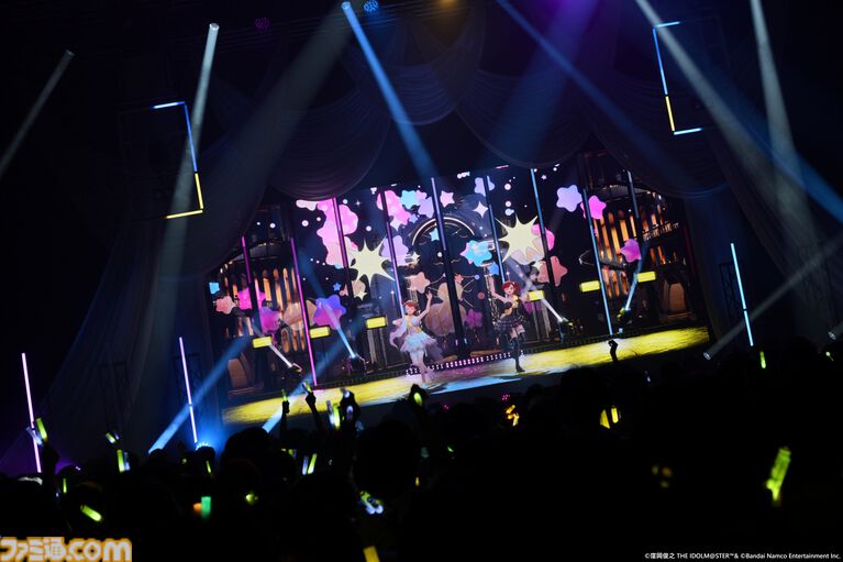 『アイマス』双海亜美・真美 twin live“ふたごぼしのつばさ”東京公演リポート。全曲ふたりでのステージで、新曲『北極星をズラしちゃえ！』でも一体感のあるパフォーマンスを披露。