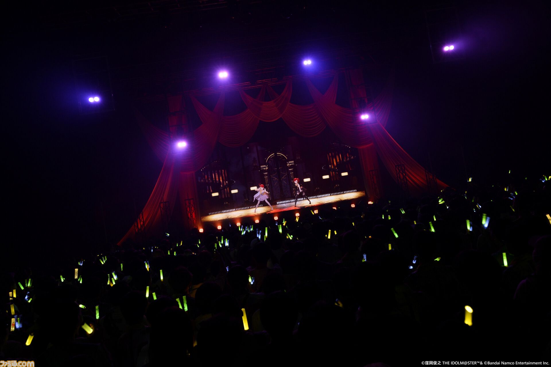 『アイマス』双海亜美・真美 twin live“ふたごぼしのつばさ”東京公演リポート。全曲ふたりでのステージで、新曲『北極星をズラしちゃえ！』でも一体感のあるパフォーマンスを披露。